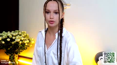 Snapshot of tootightwithbra chatting on January 29, 4:05 am Kira online show from January 29, 4:05 am