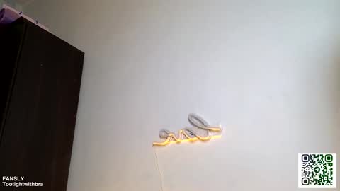 Snapshot of tootightwithbra chatting on January 30, 8:11 am Kira online show from January 30, 8:11 am