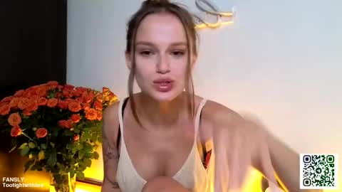 Snapshot of tootightwithbra chatting on February 14, 4:47 am Kira online show from February 14, 4:47 am