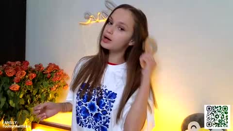 Snapshot of tootightwithbra chatting on February 18, 4:37 am Kira online show from February 18, 4:37 am