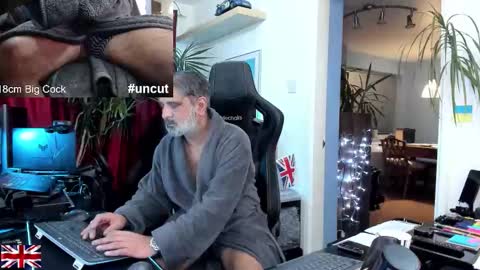 topalphaboss online show from November 16, 4:45 pm