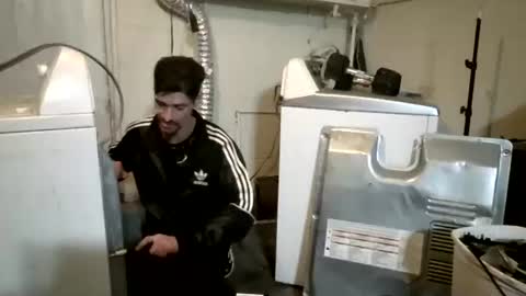 SagMeOreduceMe online show from April 9, 3:39 am