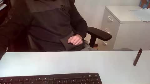 Snapshot of topg84 chatting on November 17, 5:08 pm Topg84 online show from November 17, 5:08 pm