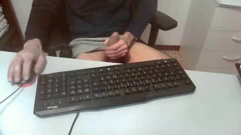 Snapshot of topg84 chatting on December 17, 4:46 pm Topg84 online show from December 17, 4:46 pm