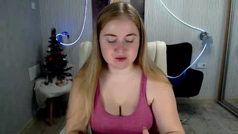 Snapshot of tori_blond chatting on January 17, 7:30 am tori_blond online show from January 17, 7:30 am