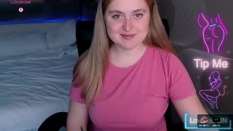 Snapshot of tori_blond chatting on September 27, 6:29 am tori_blond online show from September 27, 6:29 am