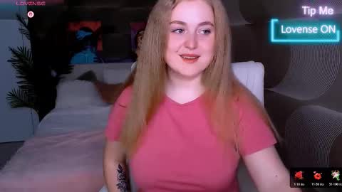 Snapshot of tori_blond chatting on November 23, 7:41 am tori_blond online show from November 23, 7:41 am