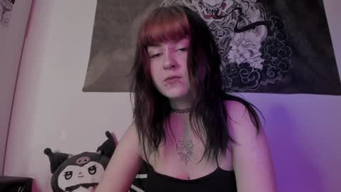 Snapshot of toriayun0 chatting on December 18, 11:40 pm your personal gothic girl check it online show from December 18, 11:40 pm