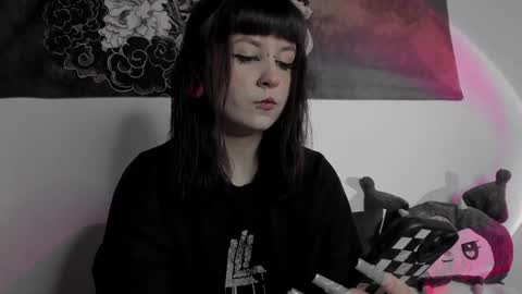 Snapshot of toriayun0 chatting on January 13, 9:52 pm your personal gothic girl check it online show from January 13, 9:52 pm