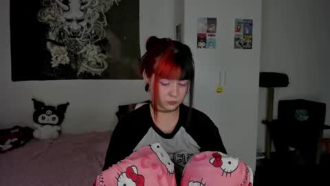 Snapshot of toriayun0 chatting on February 22, 11:46 pm your personal gothic girl check it online show from February 22, 11:46 pm