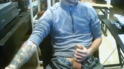 Snapshot of tornado2156 chatting on February 3, 11:36 pm Tornado2156 online show from February 3, 11:36 pm