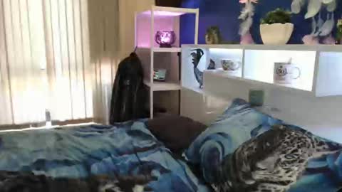 Snapshot of total_aussie_milfs chatting on January 28, 12:05 am Milly online show from January 28, 12:05 am