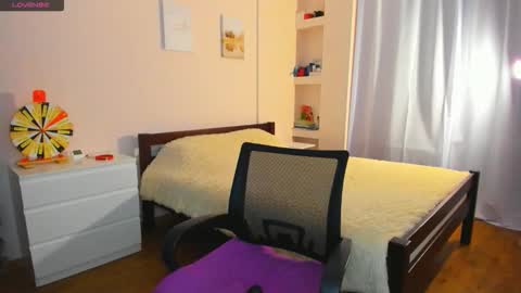 Ellina online show from December 19, 9:00 pm