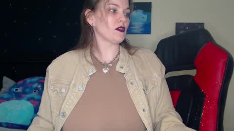 Snapshot of toxiclilly chatting on January 3, 9:25 am Lilly Miss Mistress Goddess Maam Queen Boss online show from January 3, 9:25 am