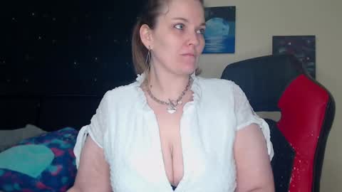 Snapshot of toxiclilly chatting on January 11, 7:49 am Lilly Miss Mistress Goddess Maam Queen Boss online show from January 11, 7:49 am