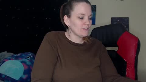 Snapshot of toxiclilly chatting on February 9, 8:22 am Lilly Miss Mistress Goddess Maam Queen Boss online show from February 9, 8:22 am
