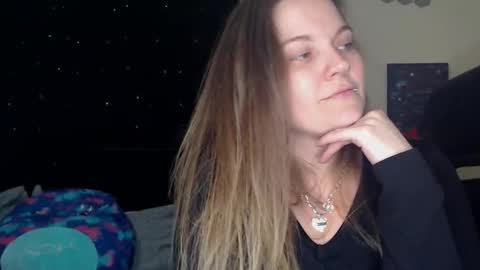 Snapshot of toxiclilly chatting on February 11, 10:37 am Lilly Miss Mistress Goddess Maam Queen Boss online show from February 11, 10:37 am