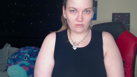 Snapshot of toxiclilly chatting on February 26, 8:04 am Lilly Miss Mistress Goddess Maam Queen Boss online show from February 26, 8:04 am
