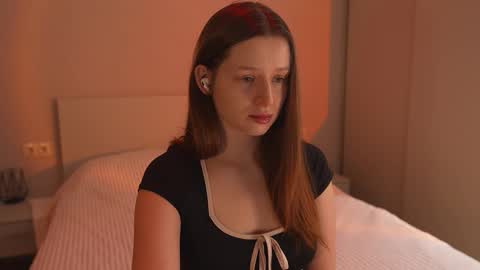 Snapshot of toxl chatting on December 15, 4:22 pm Bella online show from December 15, 4:22 pm