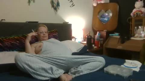 Snapshot of toybox1313 chatting on December 3, 2:41 am mandy and joe online show from December 3, 2:41 am