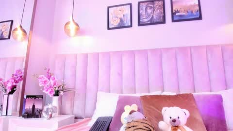 Tracy  online show from February 23, 8:50 pm