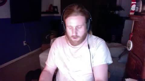 Snapshot of tragicallyhard chatting on February 25, 1:41 am tragicallyhard online show from February 25, 1:41 am