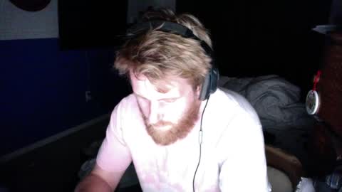 Snapshot of tragicallyhard chatting on October 10, 12:53 am tragicallyhard online show from October 10, 12:53 am