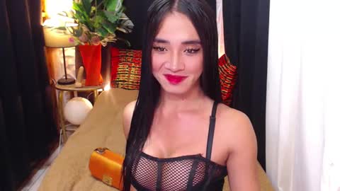 Snapshot of transgoddessrosy chatting on December 9, 10:54 am ROSY TAN BE MY KING DONT FORGET TO FOLLOW AND THUMBS UP ME online show from December 9, 10:54 am
