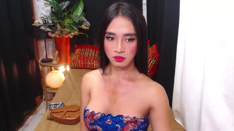 Snapshot of transgoddessrosy chatting on December 11, 10:14 am ROSY TAN BE MY KING DONT FORGET TO FOLLOW AND THUMBS UP ME online show from December 11, 10:14 am
