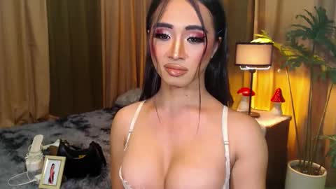 Snapshot of transgoddessrosy chatting on September 20, 3:35 pm ROSY TAN BE MY KING DONT FORGET TO FOLLOW AND THUMBS UP ME online show from September 20, 3:35 pm