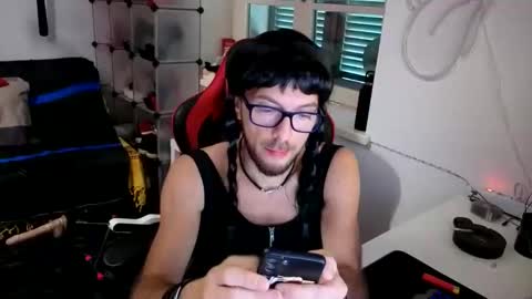 travanale online show from September 17, 8:16 am