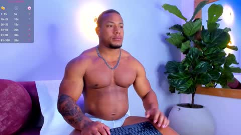 Snapshot of travis_lenox_ chatting on October 24, 1:18 pm Travis online show from October 24, 1:18 pm