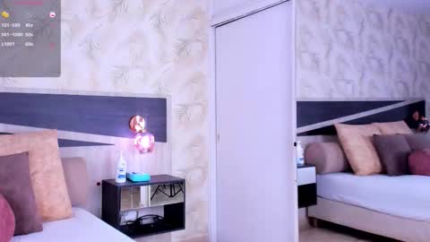 Snapshot of travis_lenox_ chatting on October 30, 1:18 am Travis online show from October 30, 1:18 am