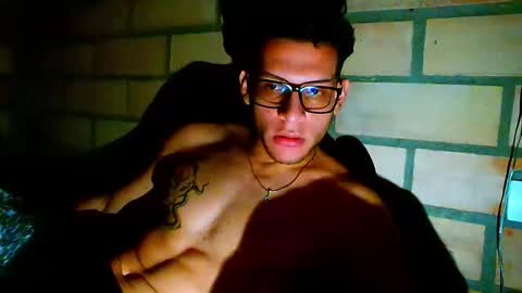 TRAVIS. online show from April 15, 4:30 am