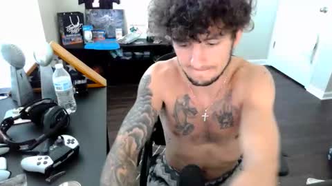 Snapshot of travishupp1 chatting on October 21, 7:14 pm Trav online show from October 21, 7:14 pm