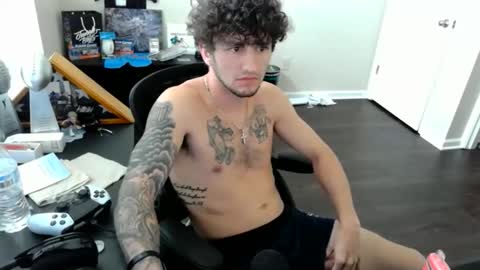 Snapshot of travishupp1 chatting on October 28, 3:14 pm Trav online show from October 28, 3:14 pm