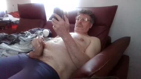 trebgeis1 online show from April 28, 4:34 pm