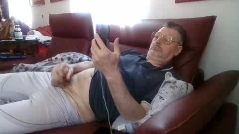 trebgeis1 online show from April 29, 11:47 am