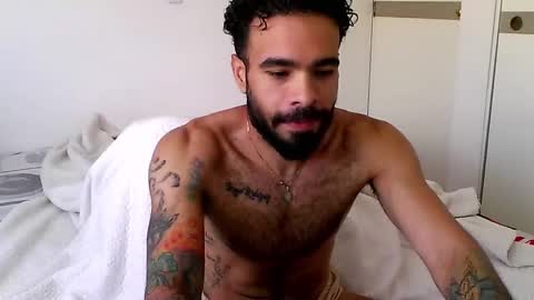 Snapshot of treborshunter chatting on February 26, 6:43 pm Hunter man online show from February 26, 6:43 pm