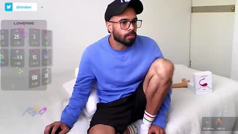 Snapshot of treborshunter chatting on February 16, 6:48 pm Hunter man online show from February 16, 6:48 pm