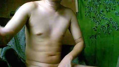 Snapshot of trebz_01 chatting on November 19, 4:51 pm trebz_01 online show from November 19, 4:51 pm