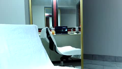 Snapshot of treeburner1 chatting on November 18, 7:18 pm TreeBurner1 online show from November 18, 7:18 pm