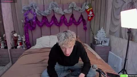 Snapshot of trevorbenson chatting on December 15, 3:22 am TrevorBenson online show from December 15, 3:22 am