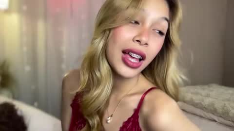 Snapshot of triana_ortega chatting on March 5, 1:50 pm Triana online show from March 5, 1:50 pm