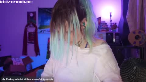 Snapshot of tricky_nymph chatting on December 7, 5:59 am Cassie online show from December 7, 5:59 am