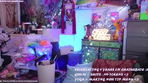 Snapshot of tricky_nymph chatting on December 22, 10:25 pm Cassie online show from December 22, 10:25 pm