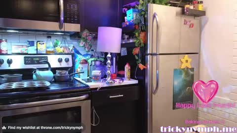 Snapshot of tricky_nymph chatting on February 16, 6:10 am Cassie online show from February 16, 6:10 am