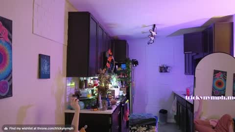 Snapshot of tricky_nymph chatting on March 4, 5:11 am Cassie online show from March 4, 5:11 am