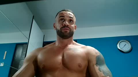 Snapshot of tridentmuscles chatting on December 3, 11:35 pm tridentmuscles online show from December 3, 11:35 pm