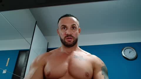Snapshot of tridentmuscles chatting on December 23, 11:06 pm tridentmuscles online show from December 23, 11:06 pm